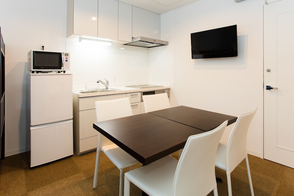 Bliss Lodging 43/44