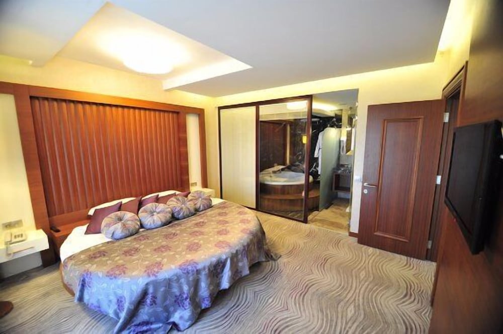 GRAND CENAS HOTEL 6/20