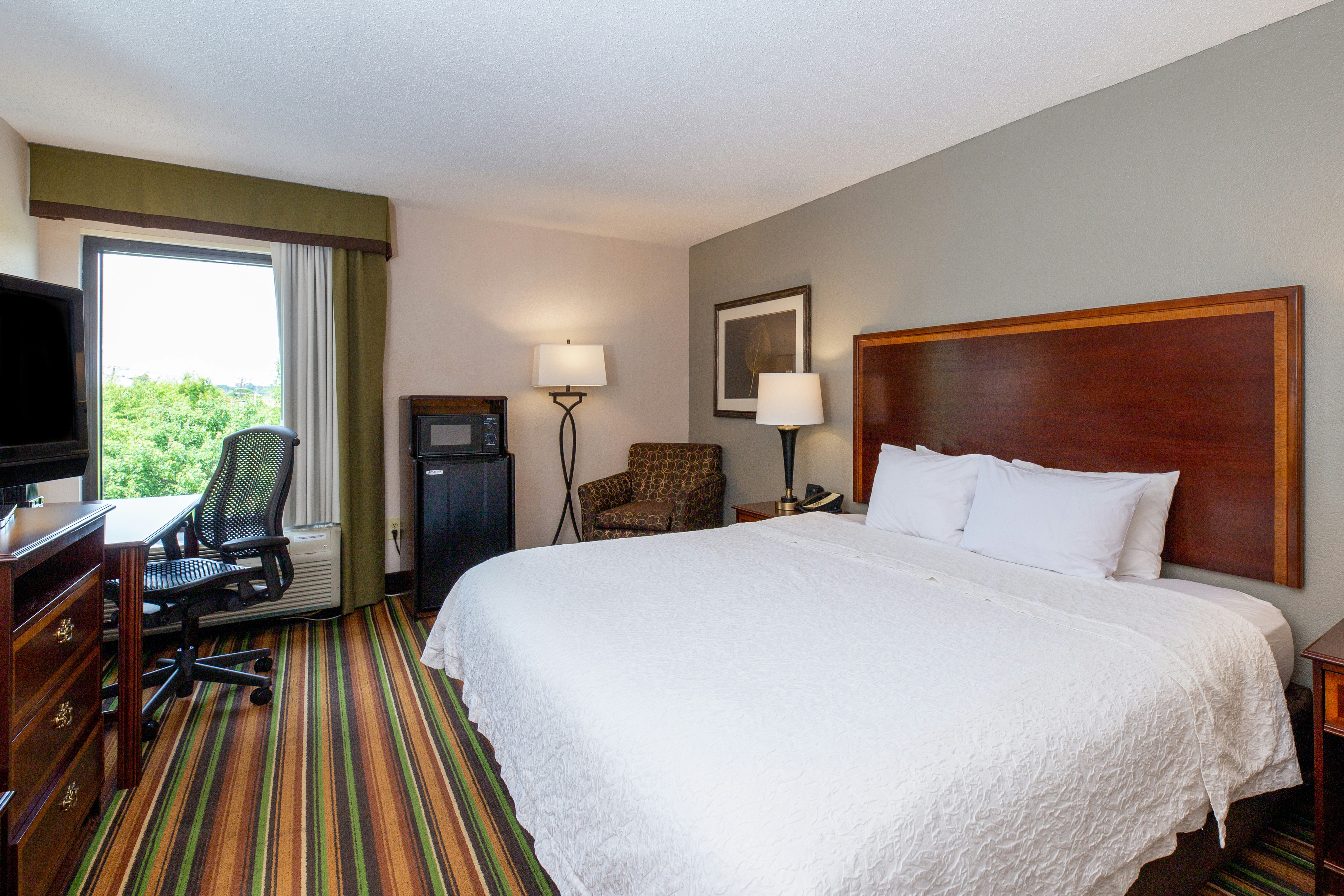 ROOM, KING BED, ACCESSIBLE