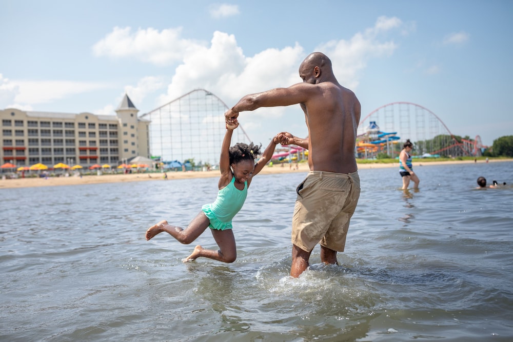 Cedar Point Apos S Hotel Breakers 33/64