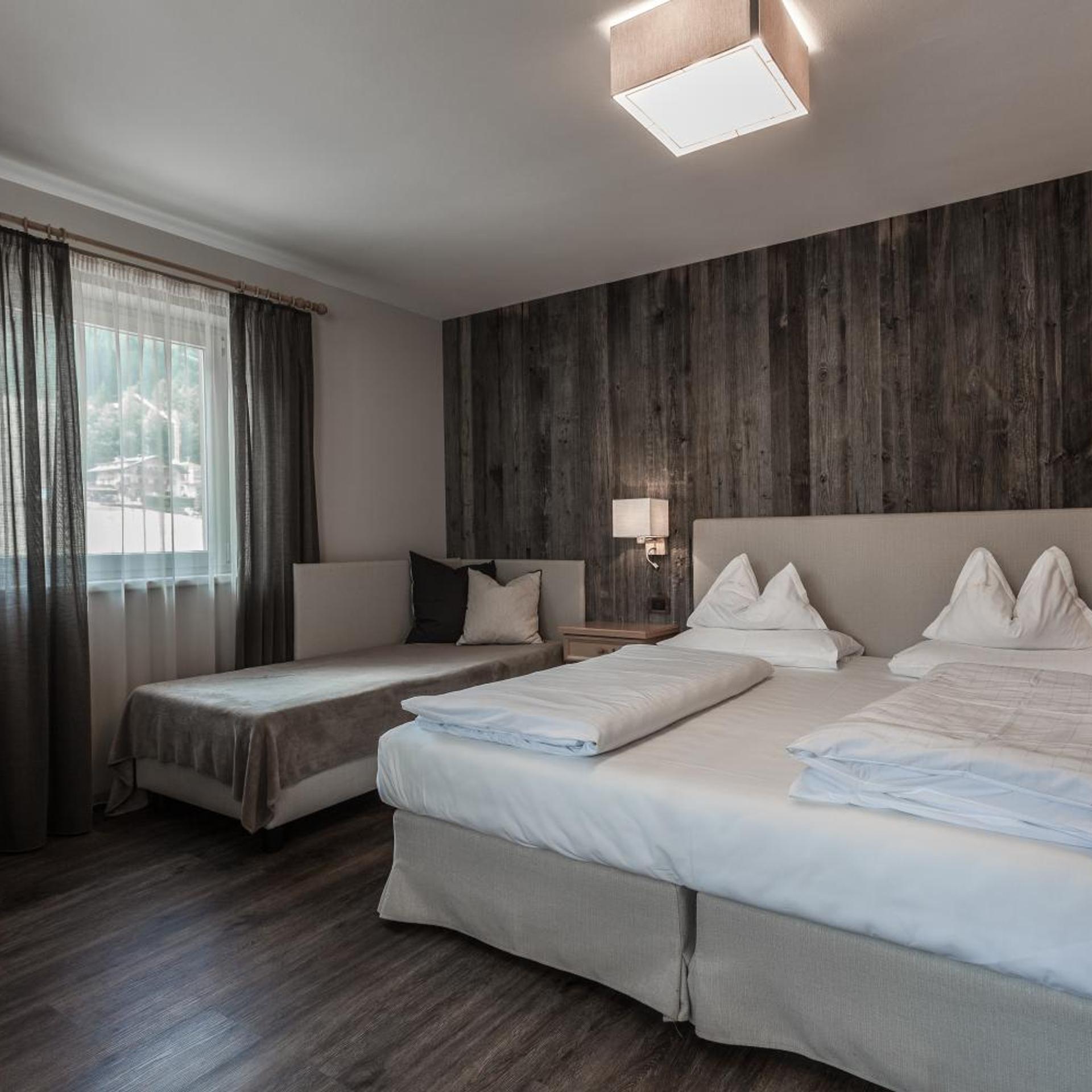 Room, Triple