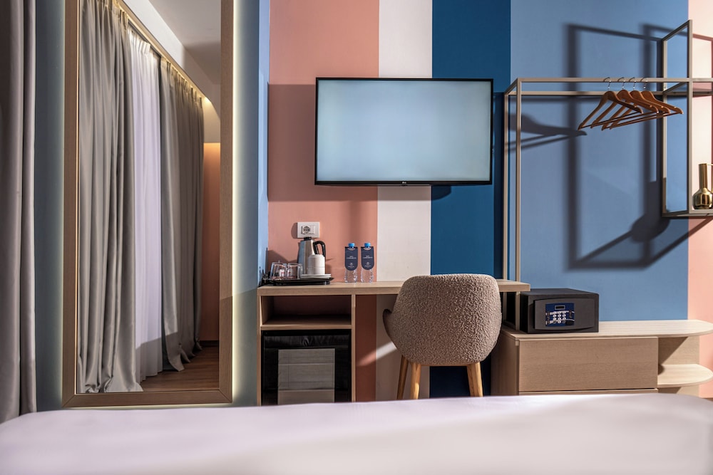 Hotel Vlora Priam, Affiliated by Melia 55/65