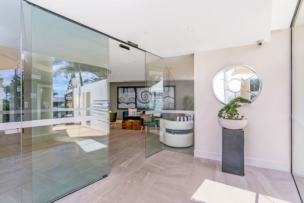 Mantra Coolangatta Beach 8/63