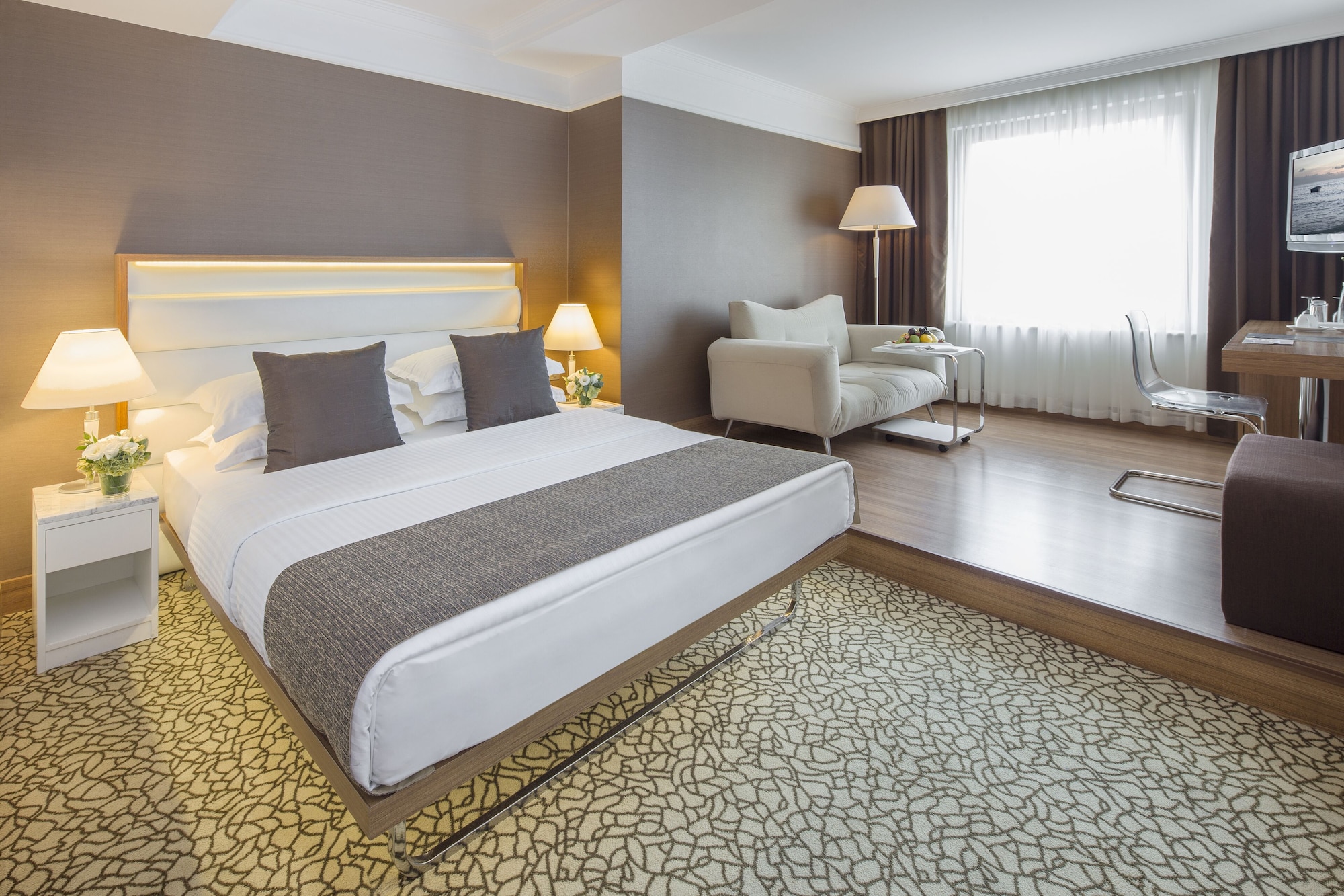 EXECUTIVE, ISTIKLAL STREET VIEW