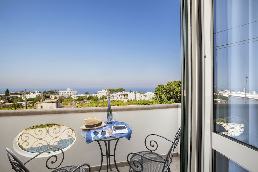 Relais 2 Pini Capri photo3