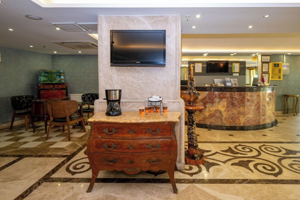 Kensington Hotel 10/67
