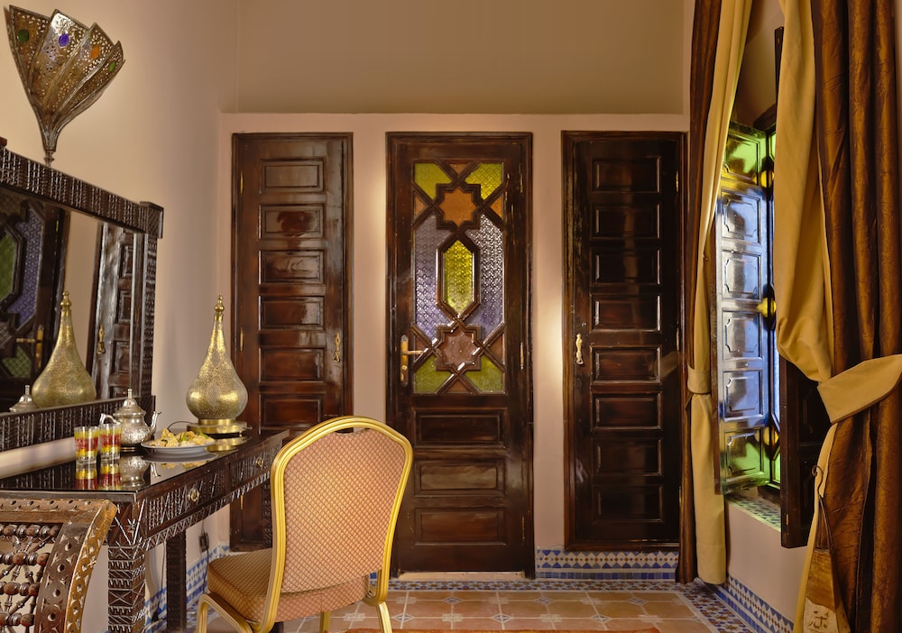 Riad 58 Blu 8/50