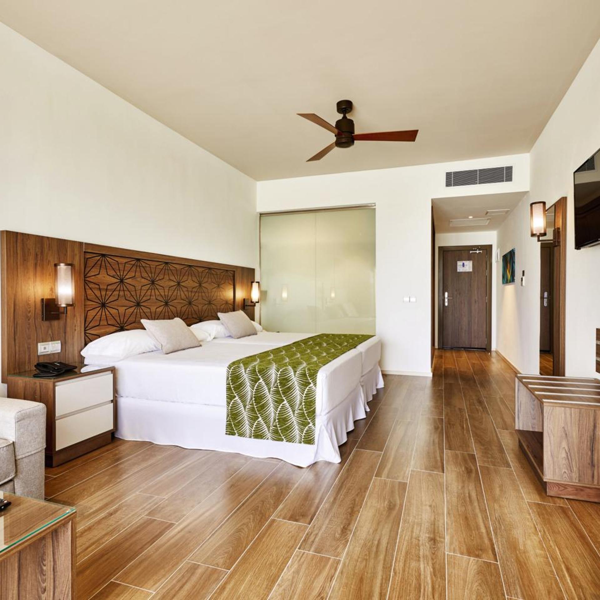 Beach، Hotel Riu Atoll 2/10