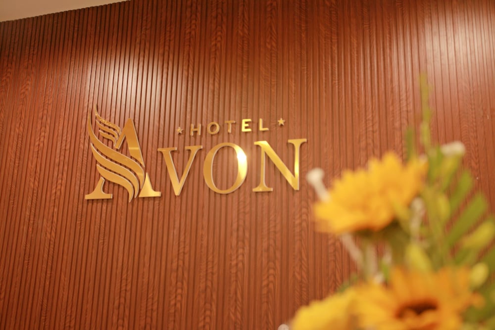 Avon Hotel 10/54