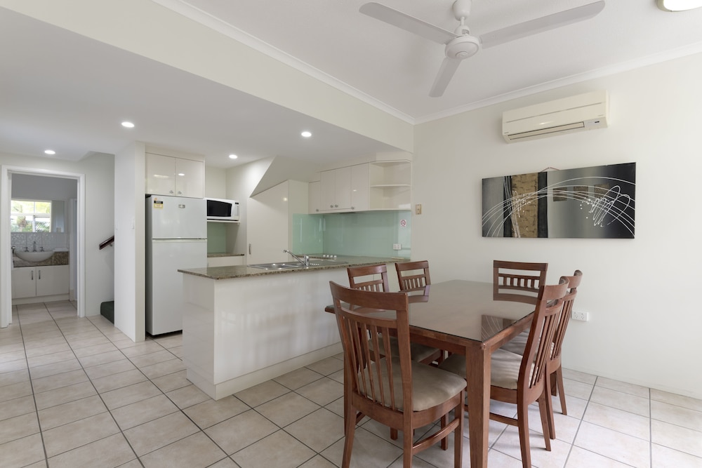A Tropical Nite Holiday Townhouses 50/67