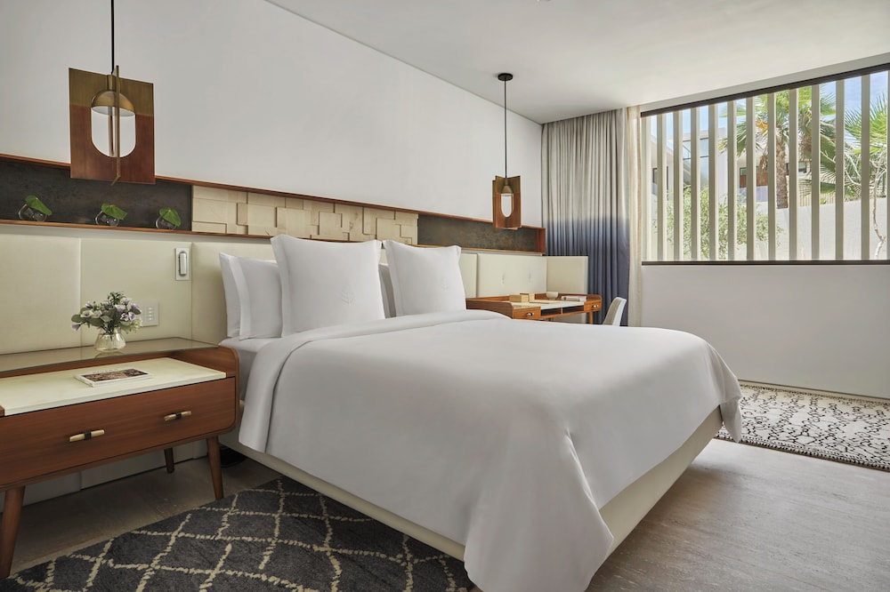 2 Bedrooms, Suite, 1 King and 2 Double Beds, Ocean View, Plunge Pool