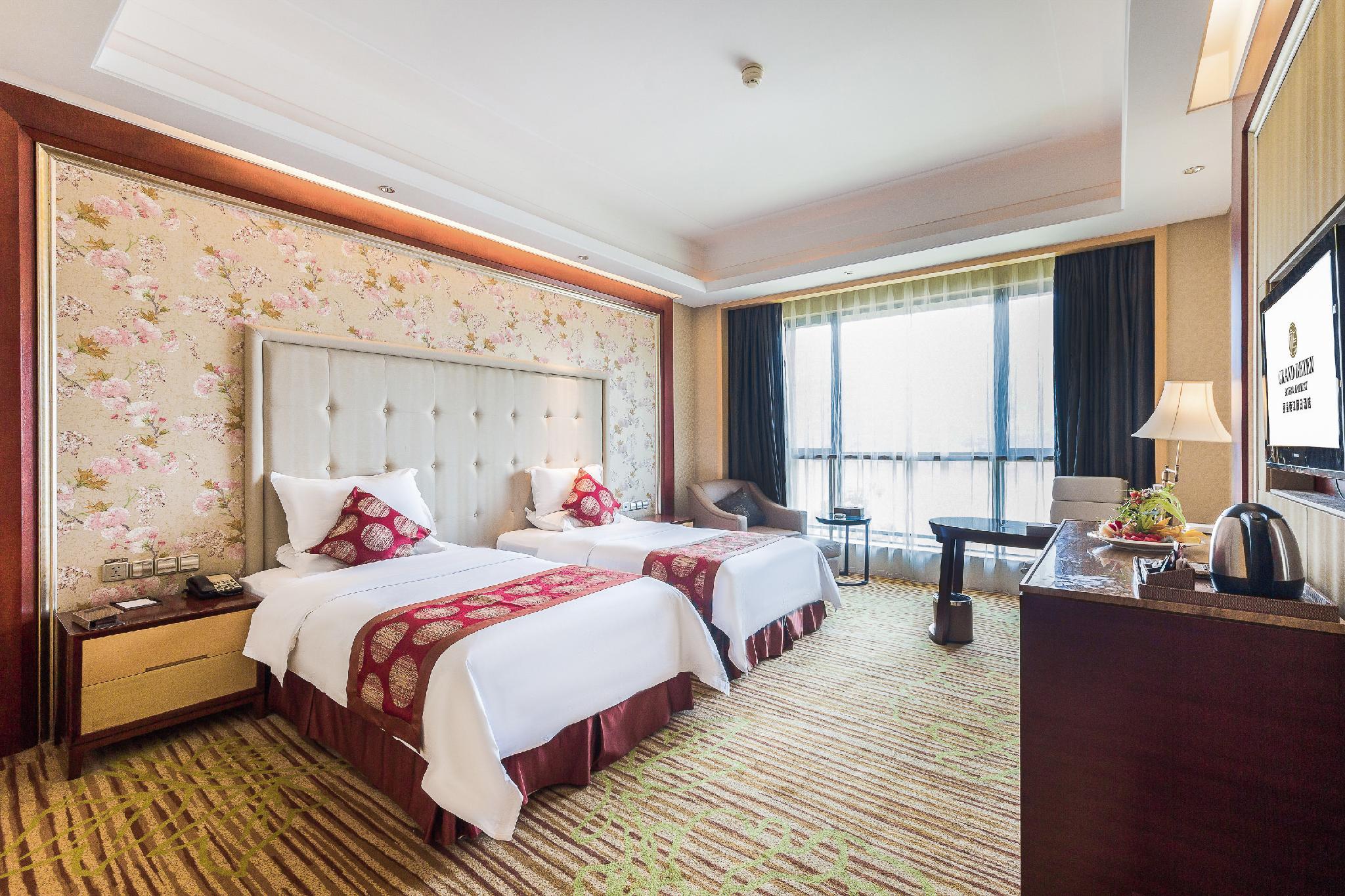 River & Holiday Grand Rezen Hotel YunYang 12/56