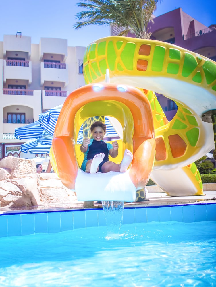 Sunny Days Mirette Family Aqua Park 79/94