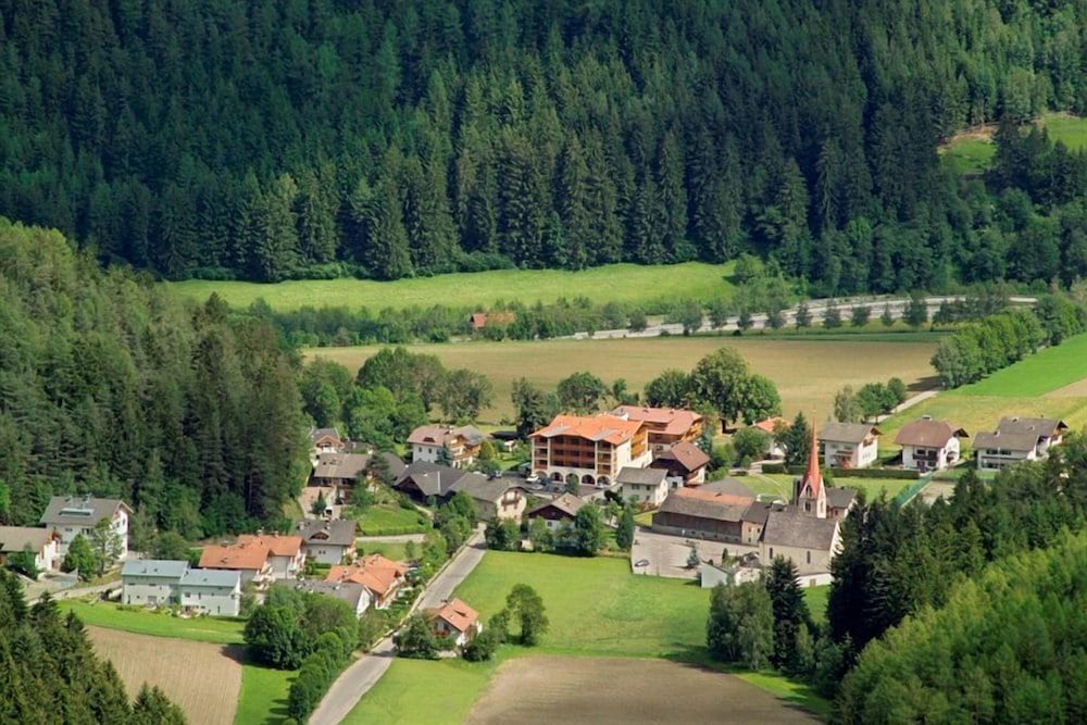 Wirtshaushotel Alpenrose 41/47
