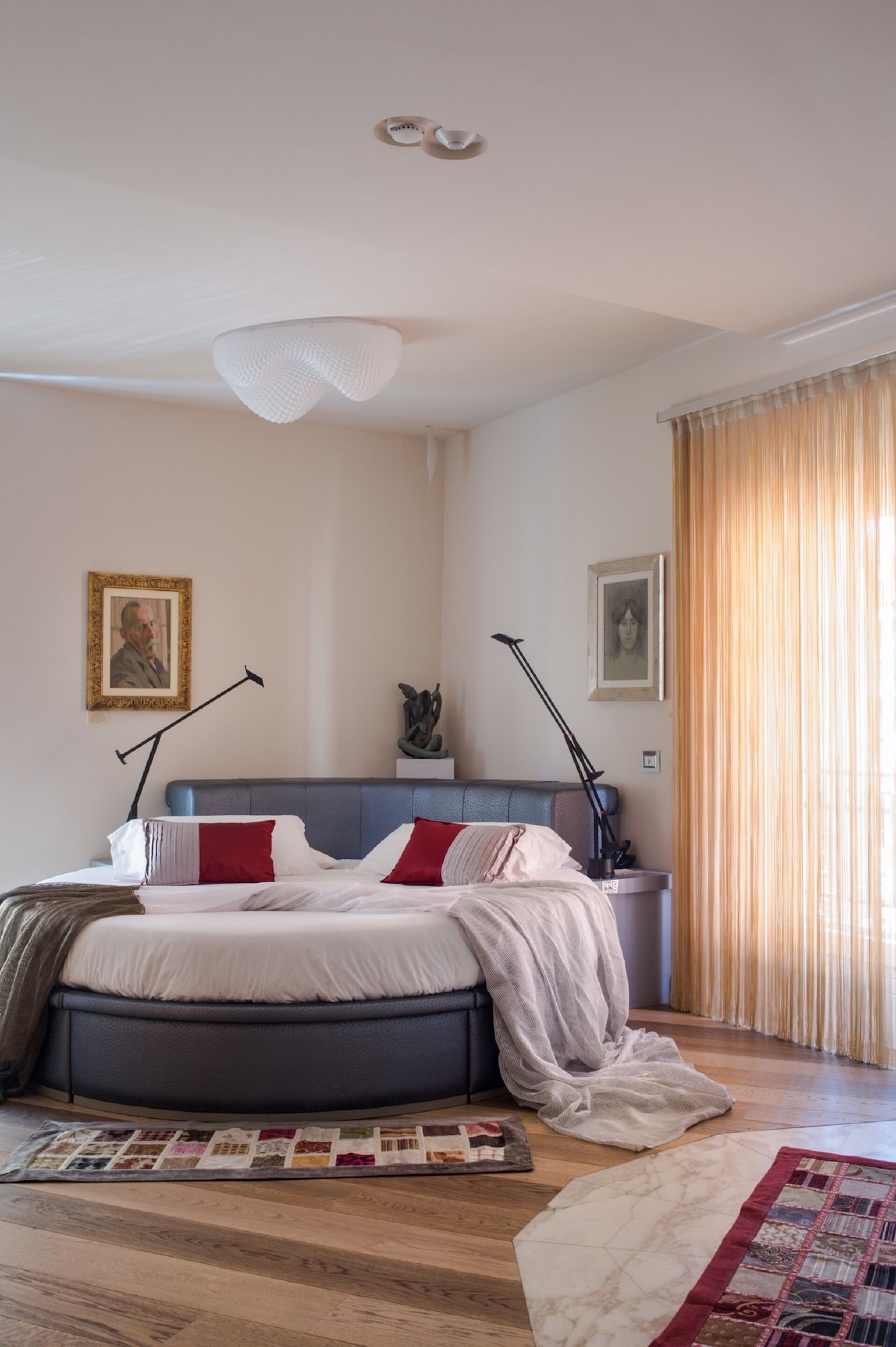 DELUXE, APARTMENT, QUEEN BED, SOFA, ANNEX