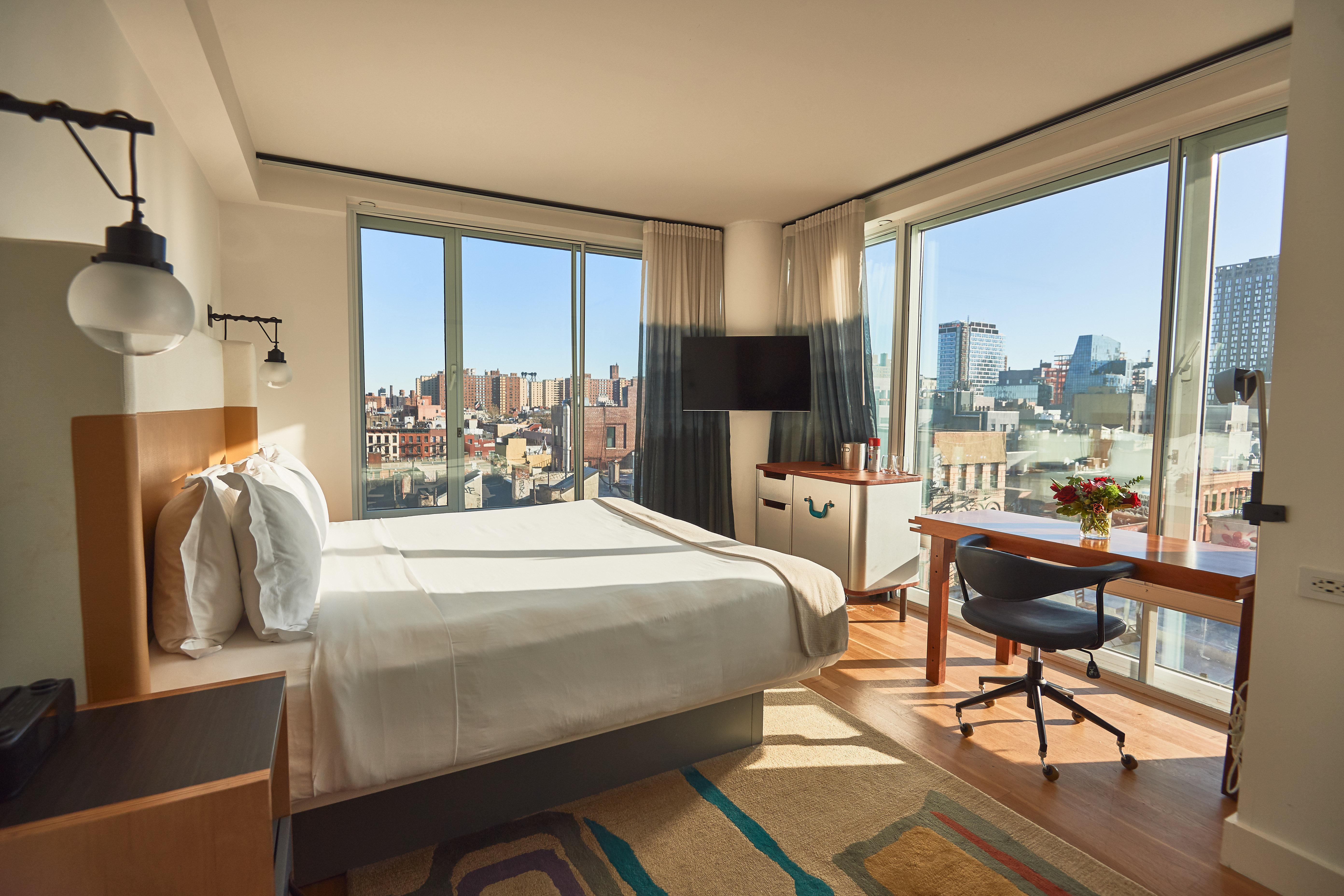 غرفة غراند ديلوكس بسرير كينج، Hotel Indigo Lower East Side New York 3/3