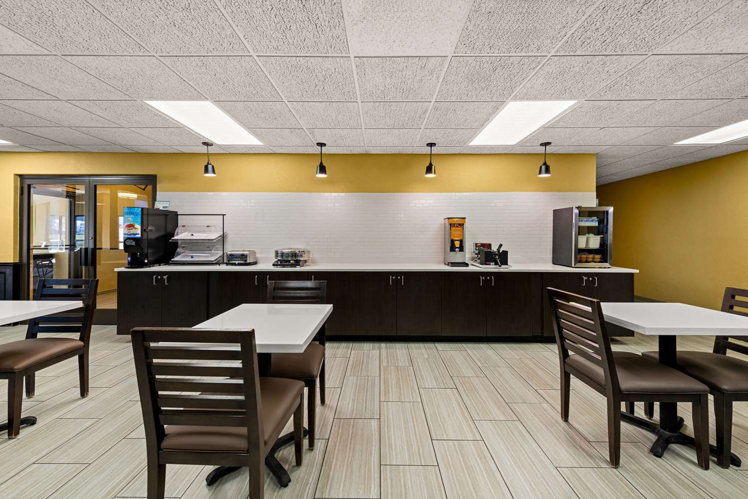 Quality Inn Warrensburg, MO 27/37