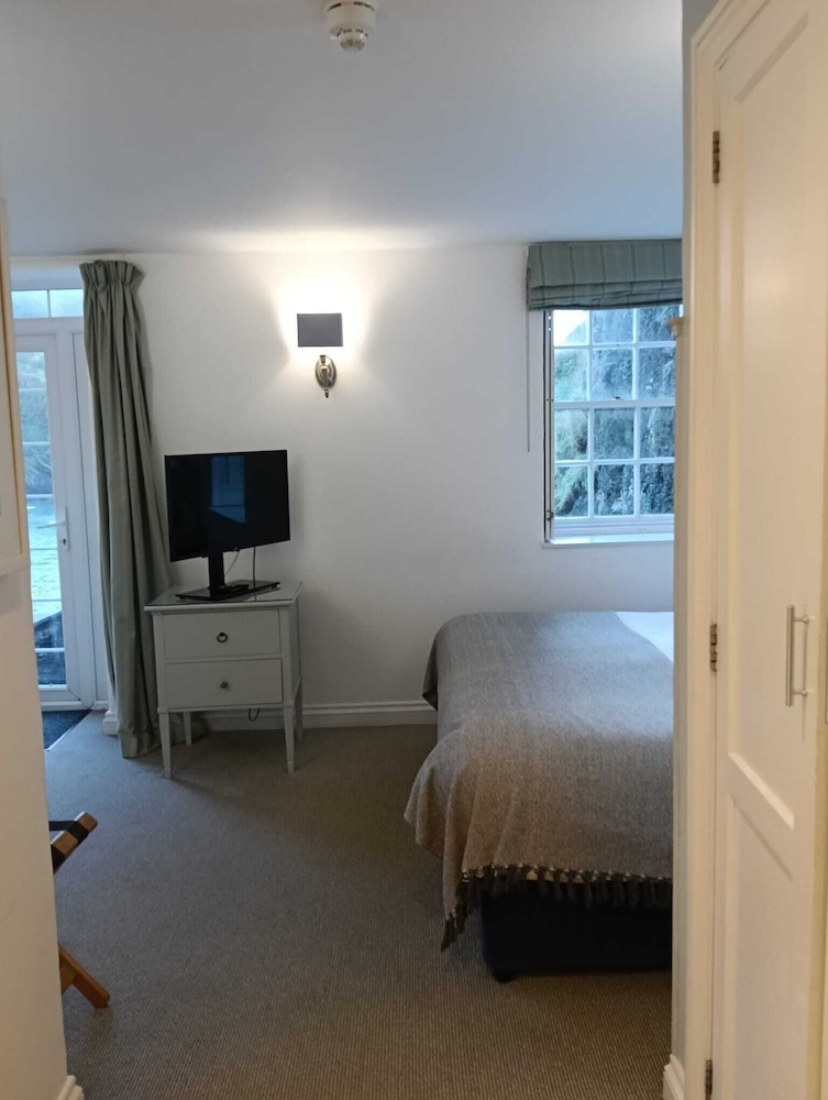 The Lugger Hotel 38/70