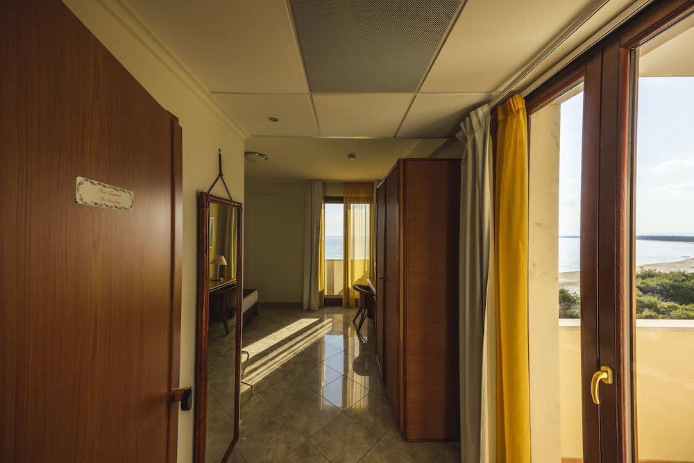 Ara Solis Hotel 35/78