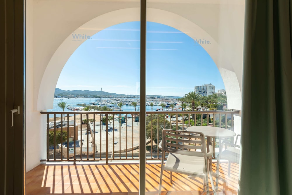 The White Apartments by Ibiza Feeling - Adults Only 36/50