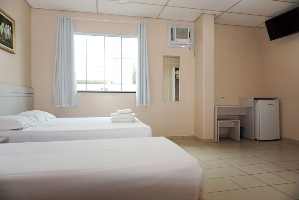 1 BEDROOM, BASIC, DOUBLE OR TWIN BED