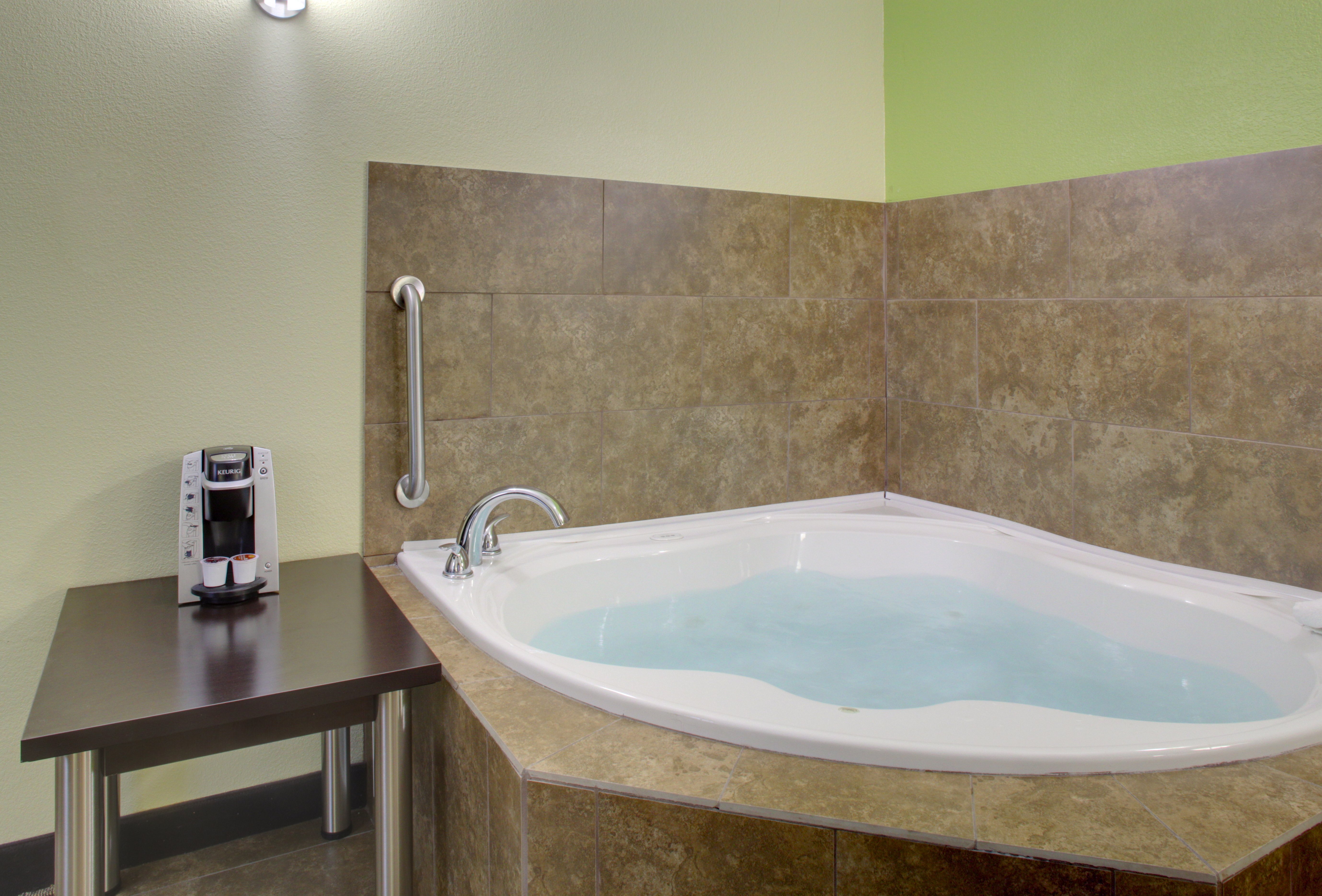 Holiday Inn Express Hotel & Suites Cross Lanes 50/75