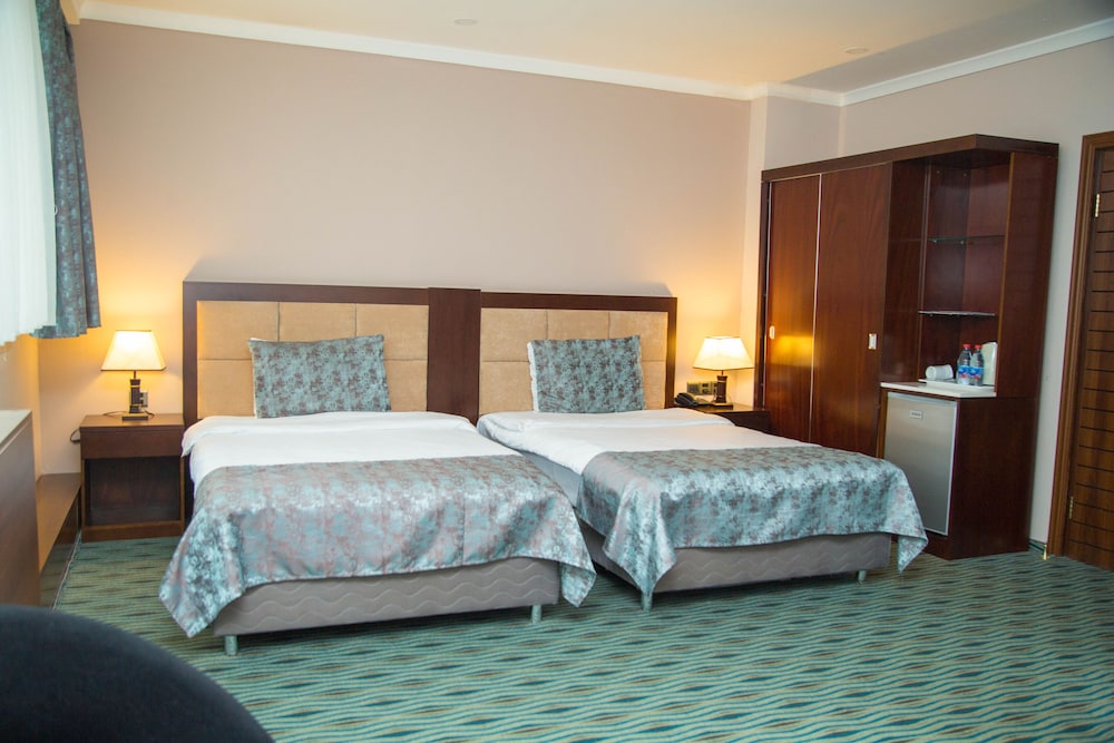 RUMA PORT HOTEL 12/43