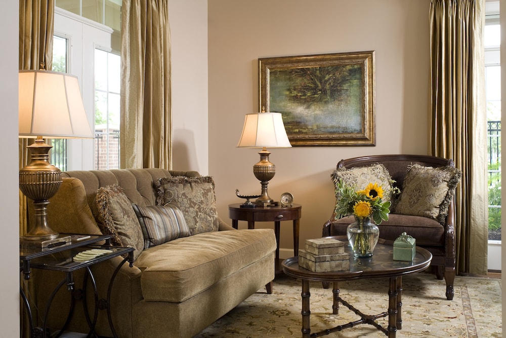 La Maison In Midtown An Urban Bed And Breakfast 26/47