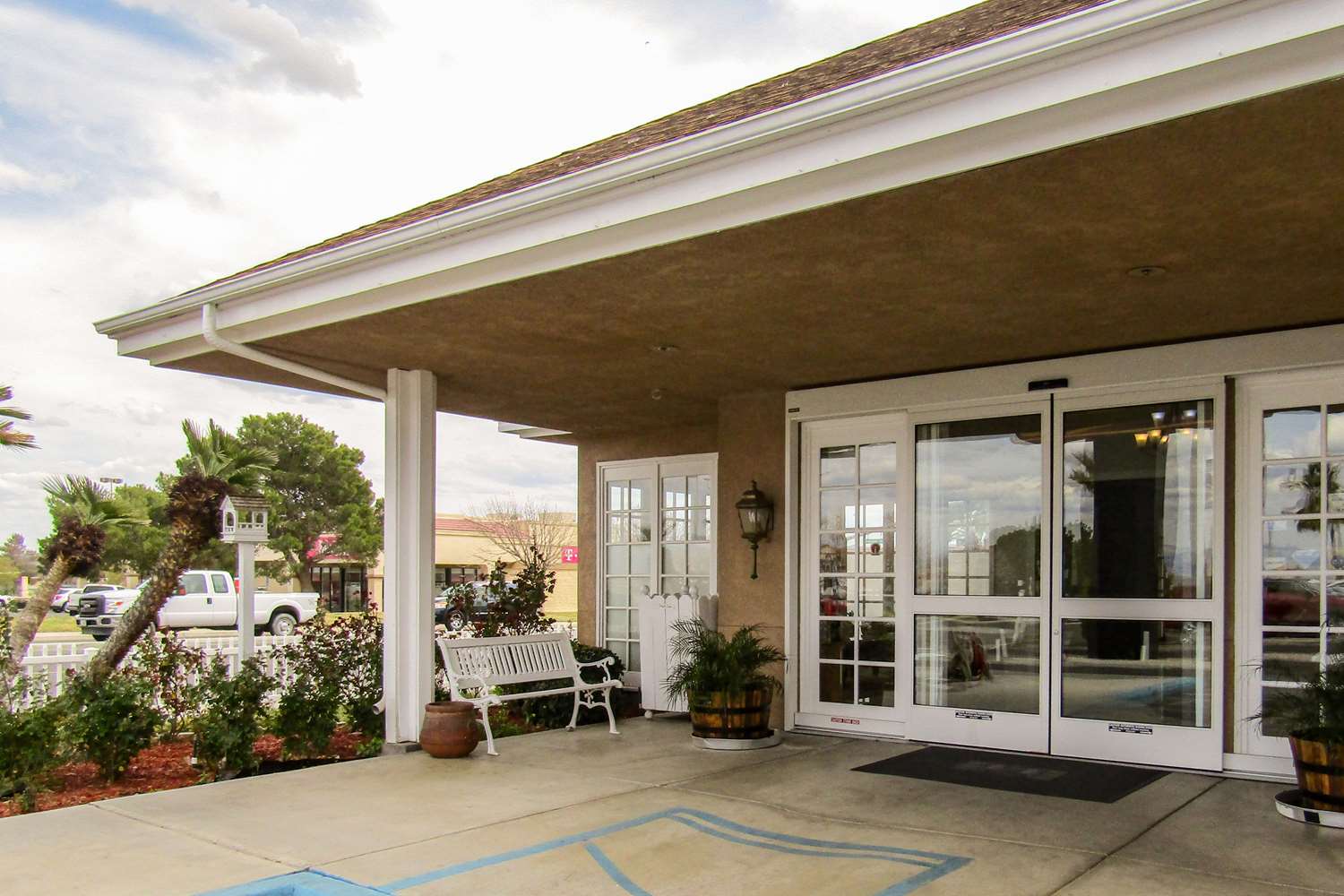 Clarion Inn Near China Lake Naval Station 6/43