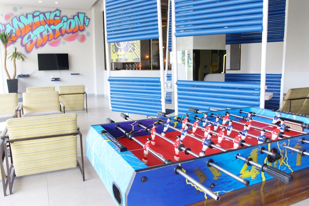 YELLO HOTEL JEMURSARI 25/27