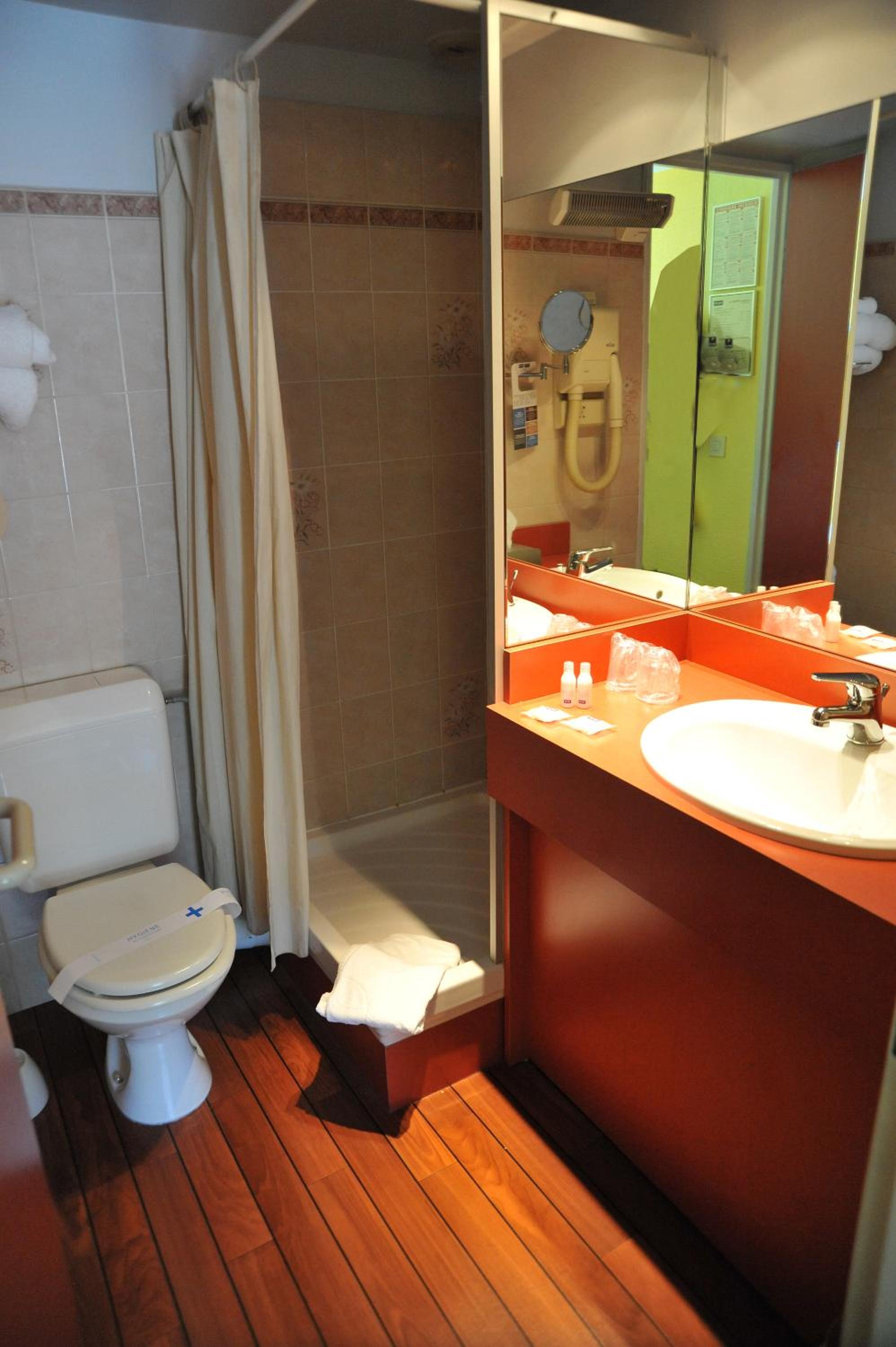 غرفة بسريرين منفصلين، Hotel Menton Riviera 3/4