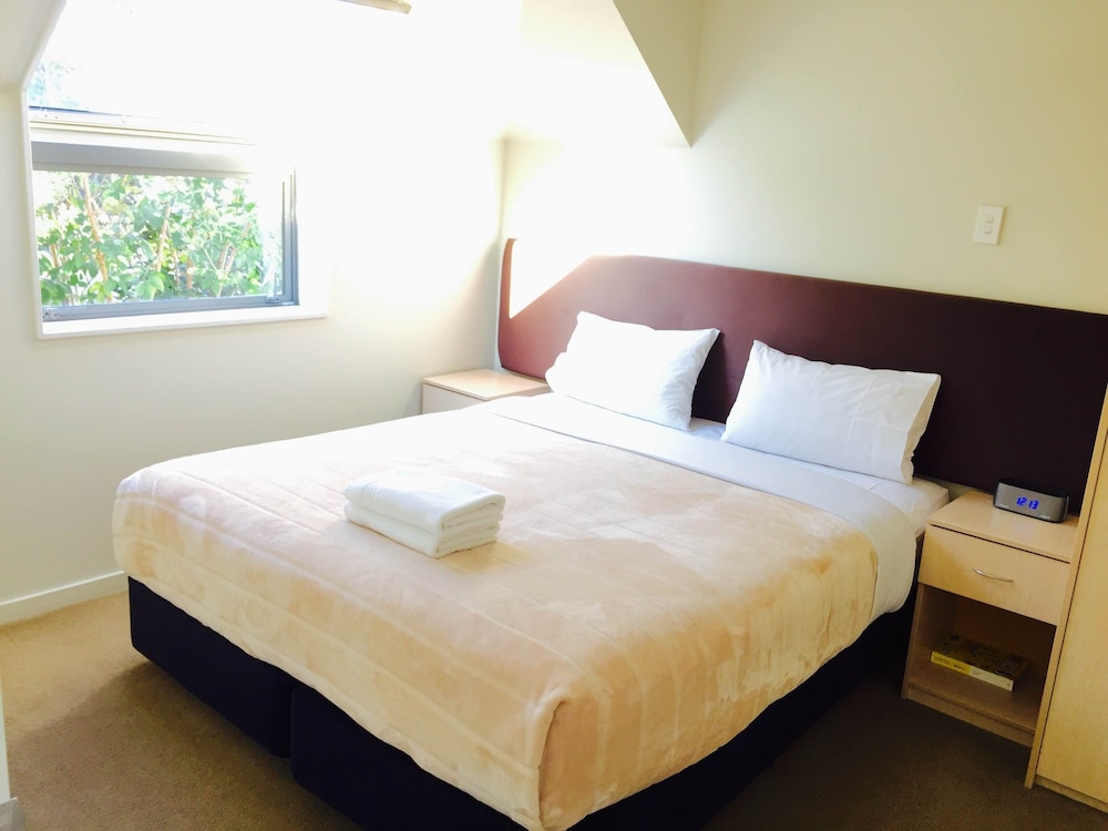1 BEDROOM, DELUXE, APARTMENT