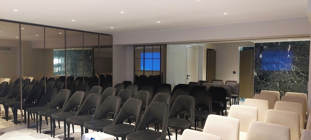 Grand Hotel Kalamata 32/50
