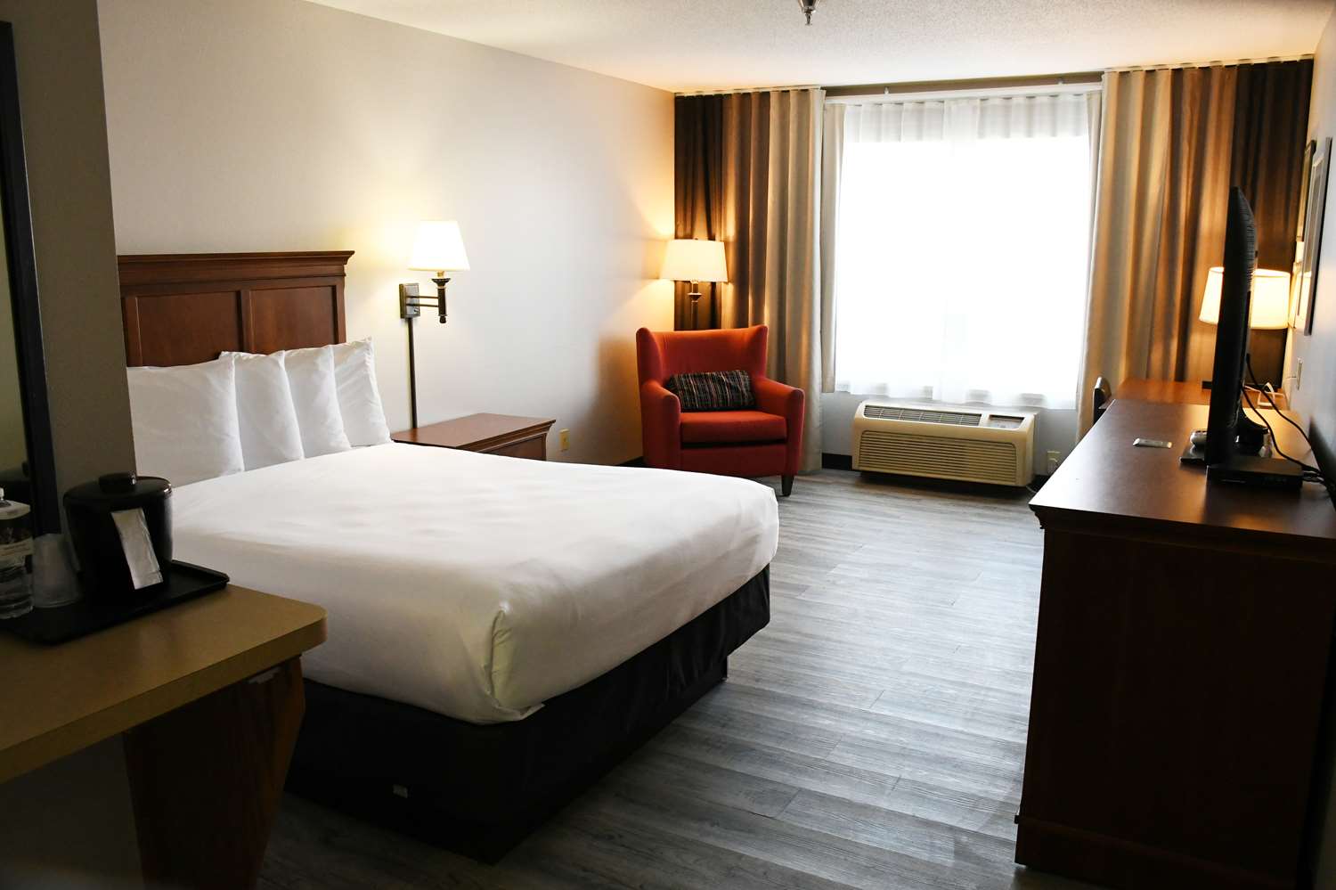 غرفة بسرير كينج، Best Western Harmony Inn Fort Dodge Iowa 3/6