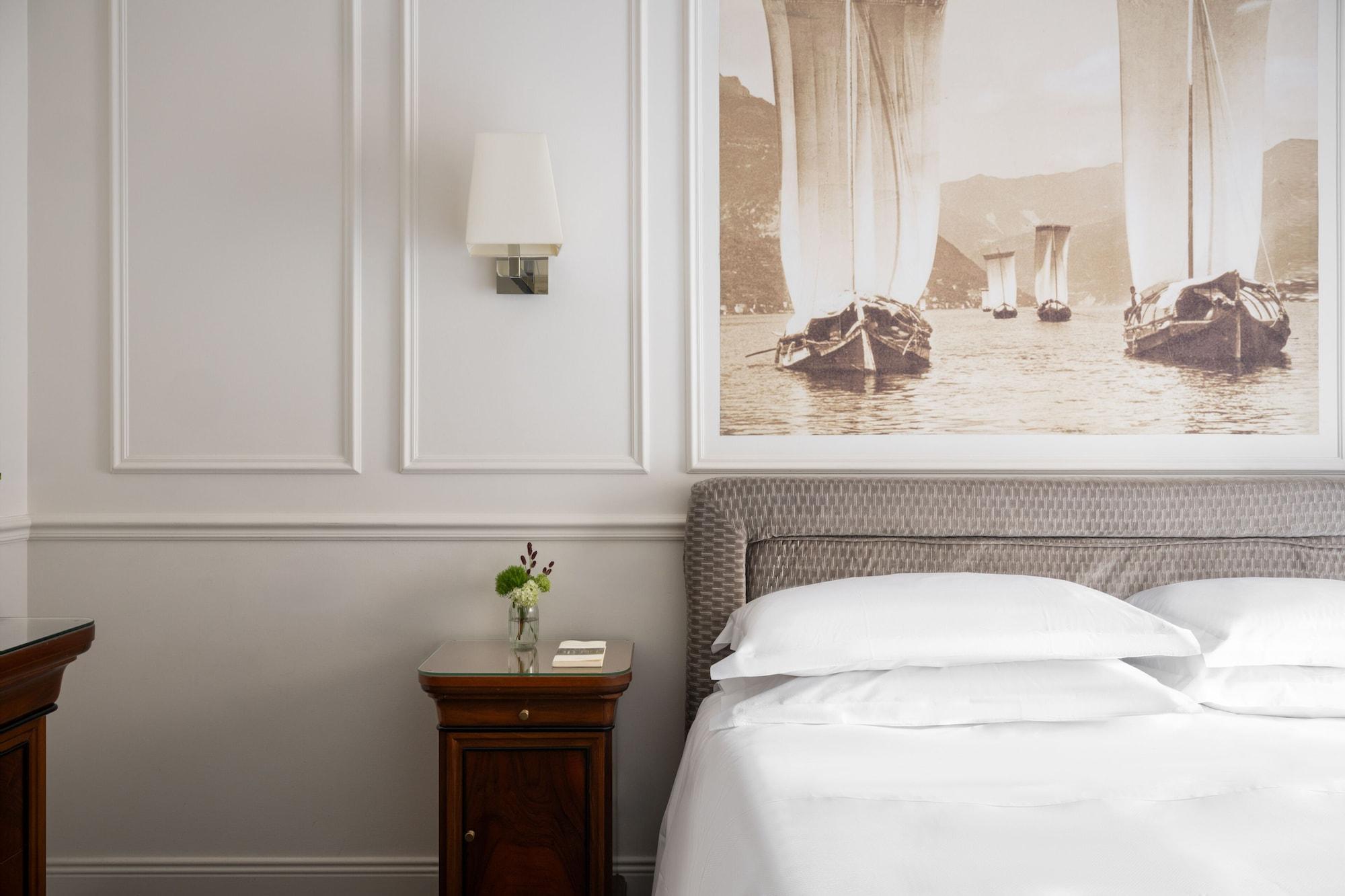 Superior, Multiple Beds, Courtyard View
