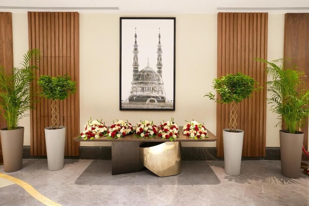 فندق بننسولا وورث(Peninsula Worth Hotel) 35/41