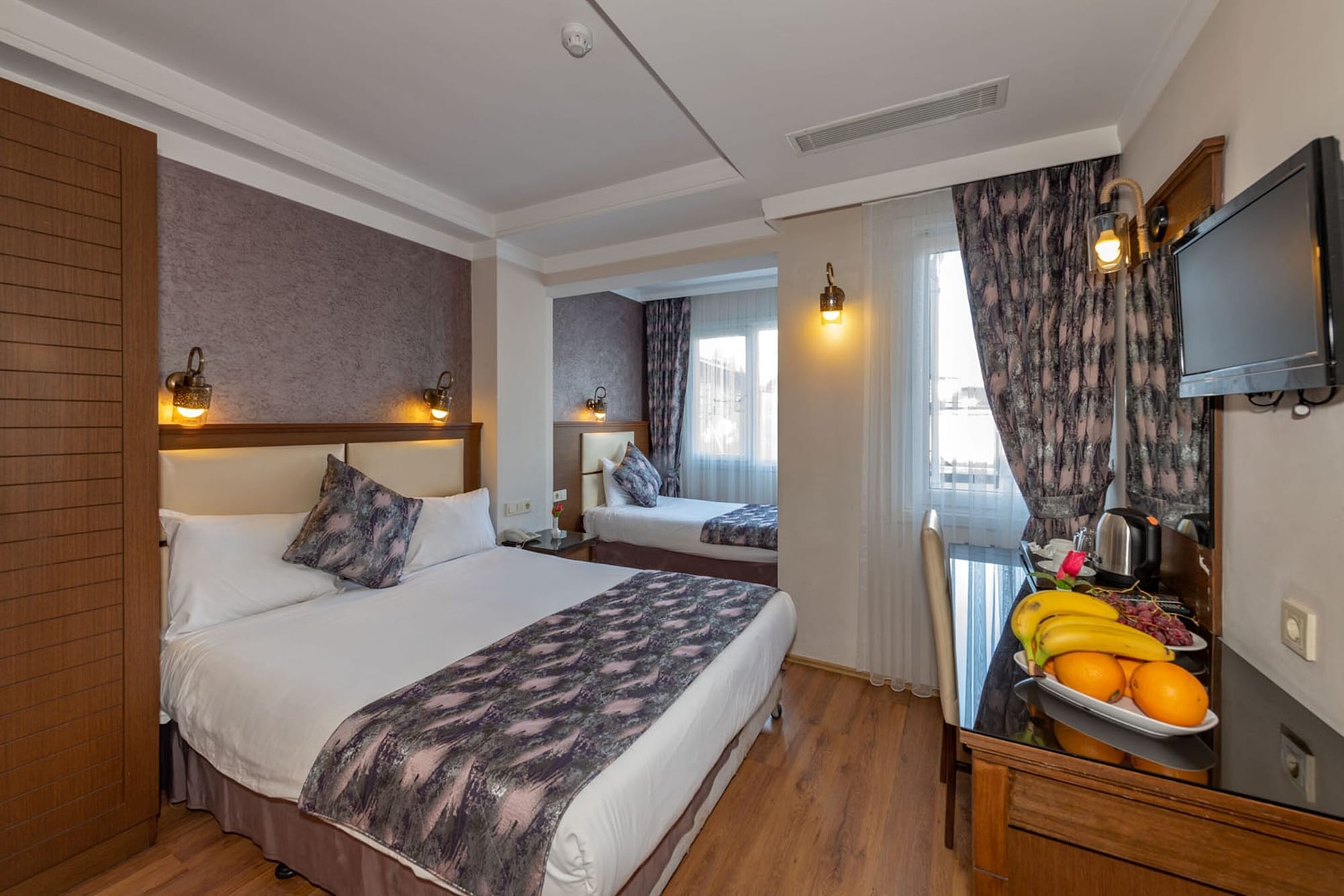 ROOM, TRIPLE, BALCONY