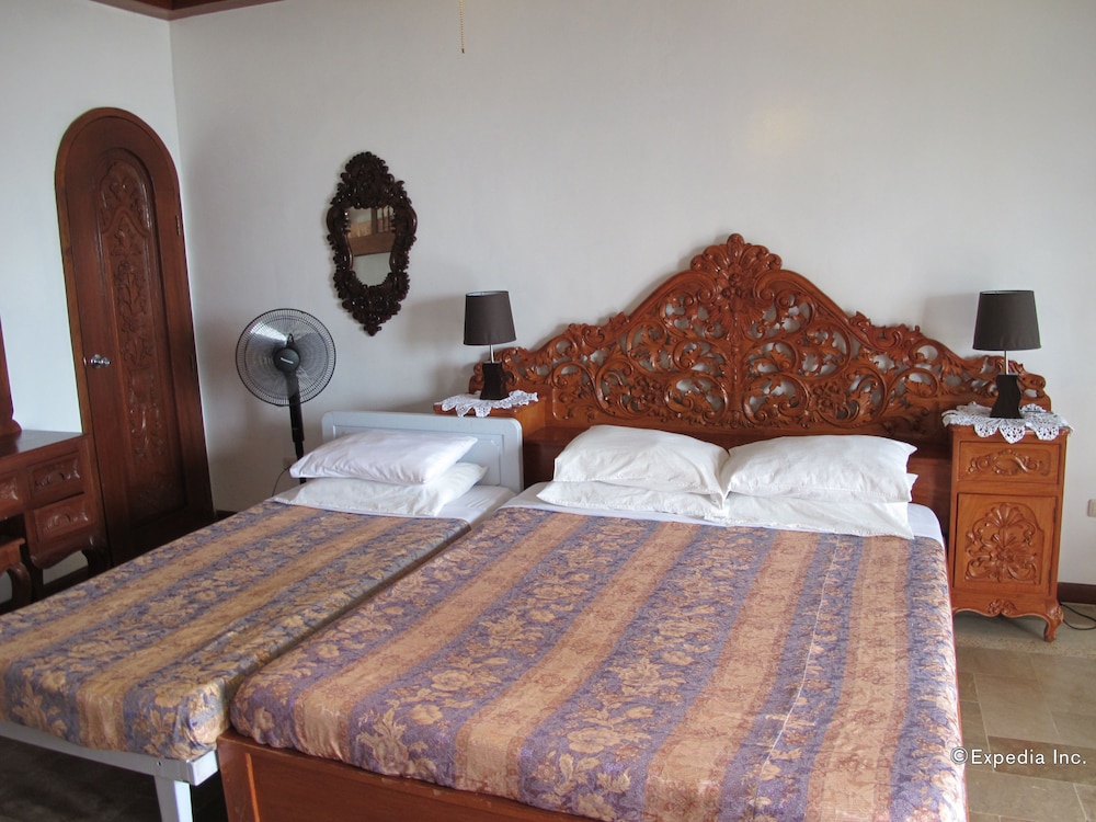 Blue Crystal Beach Resort 10/50