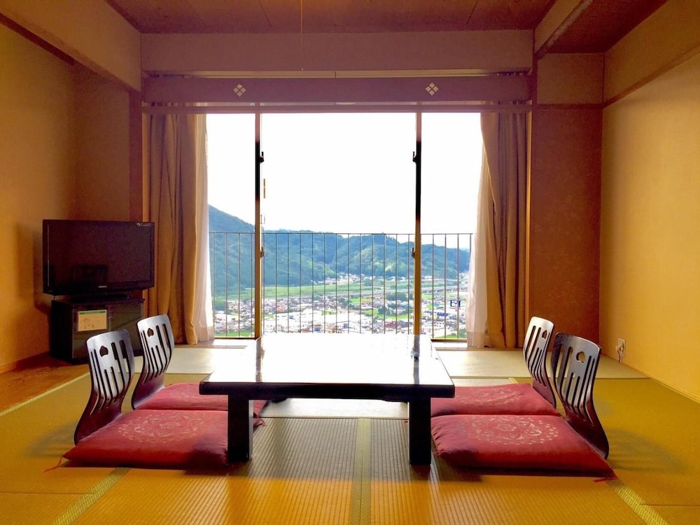 OHITO HOTEL 32/48