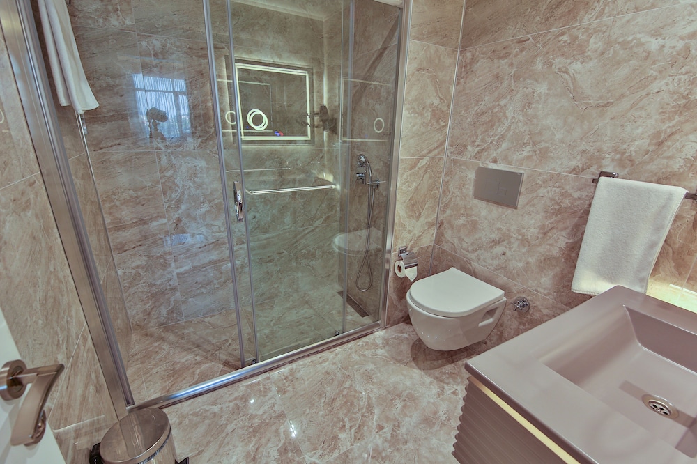 Seymen Hotel 28/31