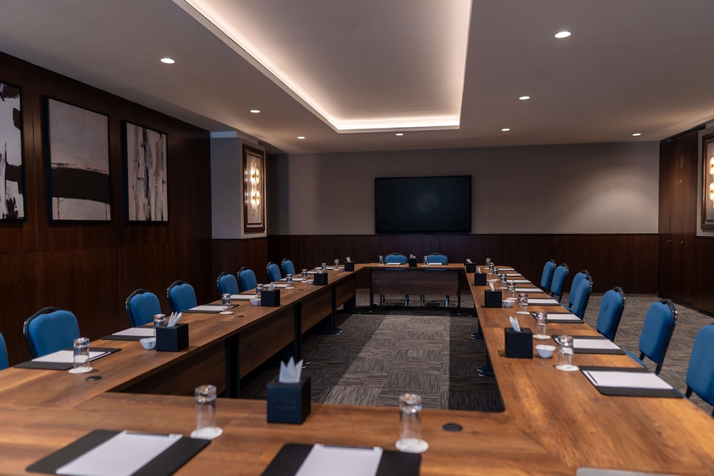 Radisson Blu Hotel Amman, Galleria Mall 42/50