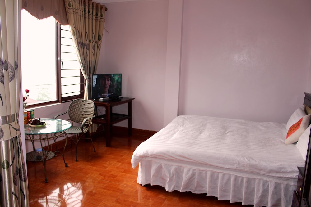 DELUXE, DOUBLE BED, MOUNTAIN VIEW, BALCONY
