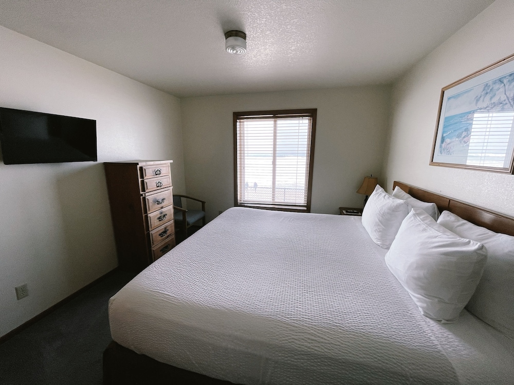 Sandcastle Beachfront Motel 6/40