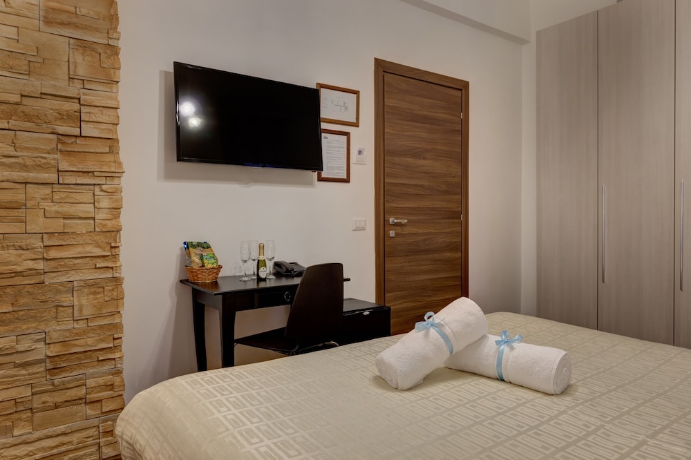 Little Rhome Suites 31/49