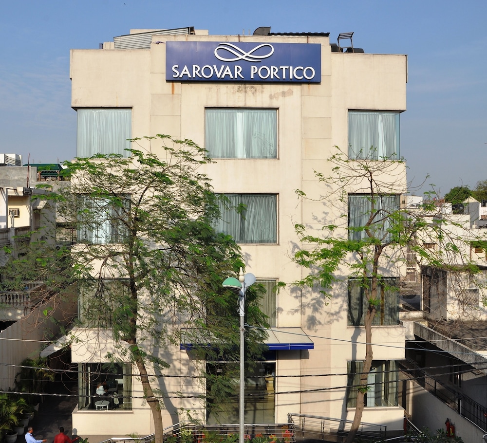 Sarovar Portico Naraina 3/54