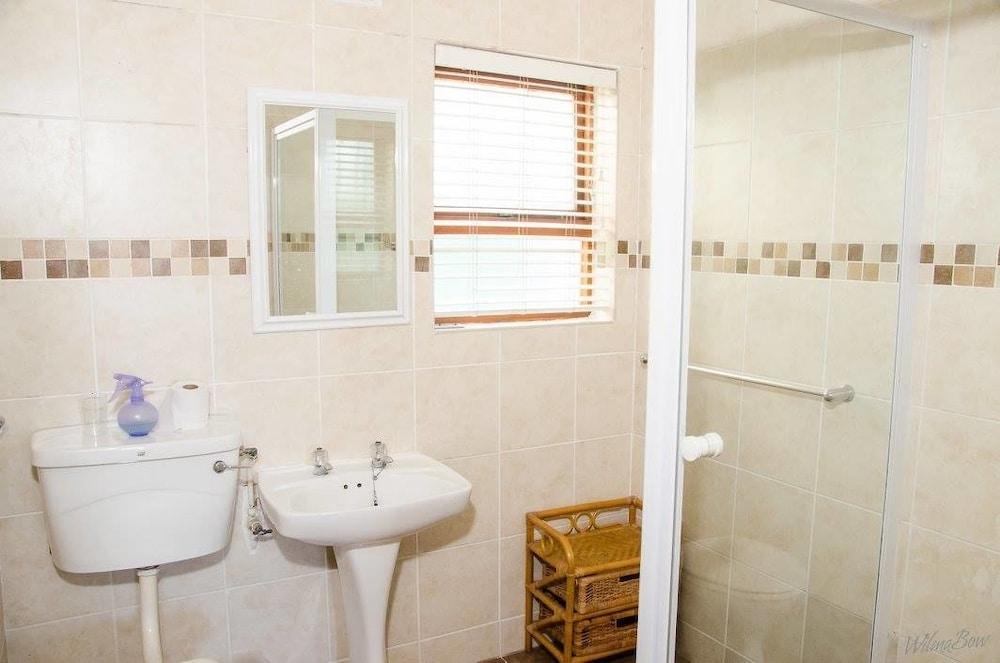 Goulden Street Guest House 23/27