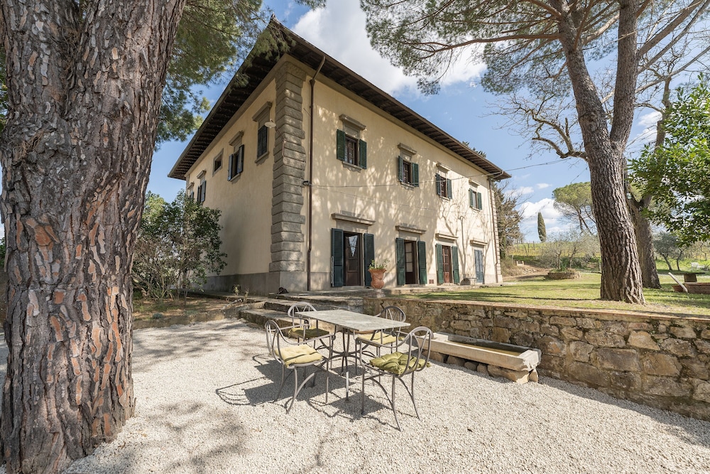 Corte Di Valle 44/50
