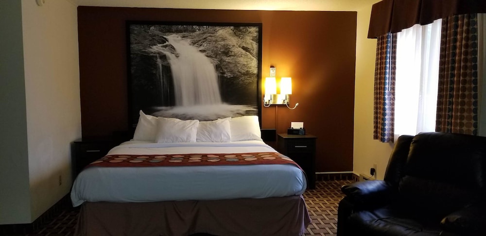 Super 8 by Wyndham Ashland 12/31