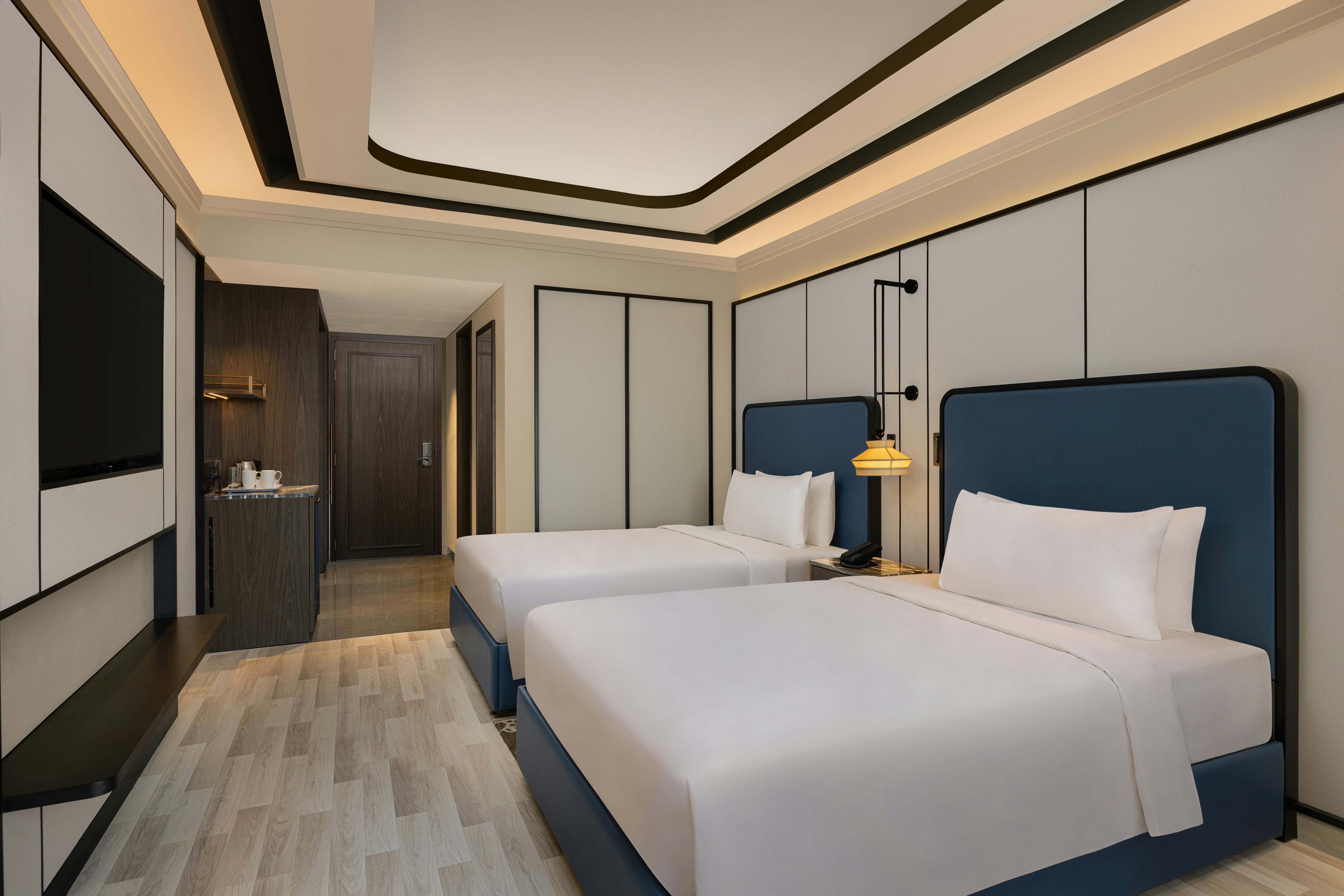 DELUXE, TWIN BEDS, HIGH FLOOR