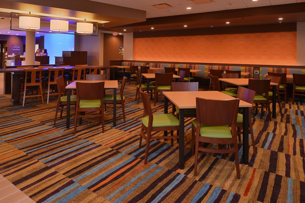 Fairfield Inn Suites Fremont 35/44